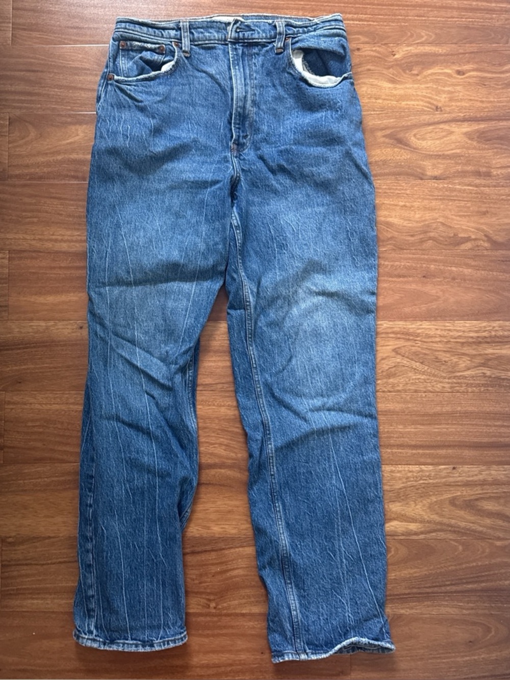 Abercrombie & Fitch Women’s Straight-Leg Denim Jeans in Blue Wash